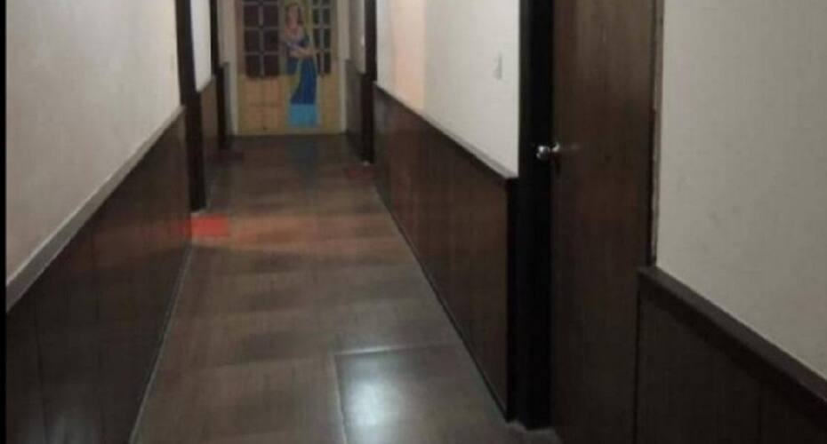 Hotel Sparkk, New Delhi 4